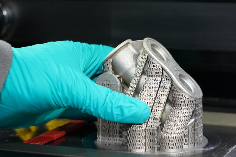 Whether plastic or metal: The experts from Niedersachsen ADDITIV adapt conventionally designed components for additive manufacturing. (Photo: LZH)