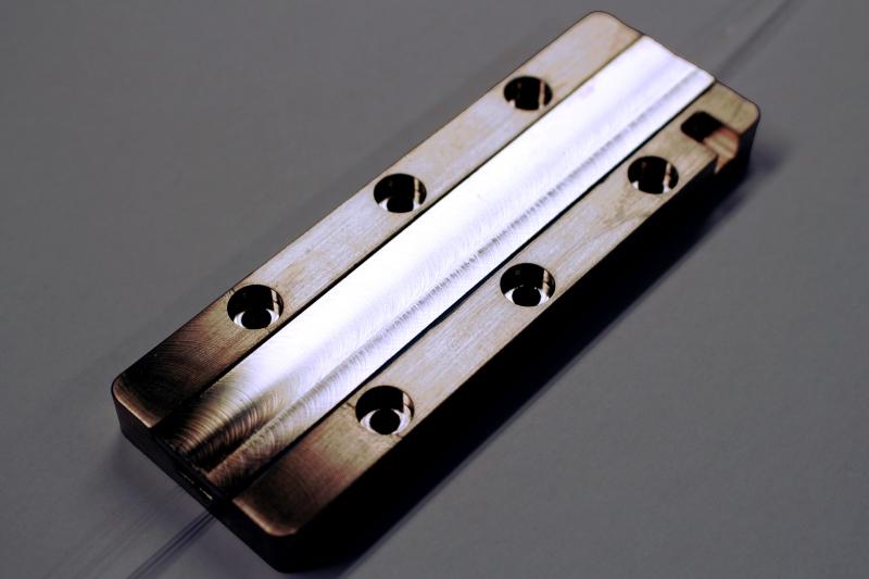Signalpumplichtkoppler für den Einsatz bei 2 µm Wellenlänge. (Foto: LZH)